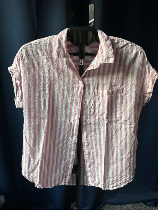 Lola River Tops - Lola River Women’s Medium Pink & White Striped Buttondown